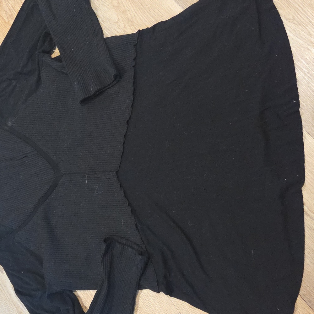 POL Black Long Sleeve V-Neck Top - Picture 3 of 3